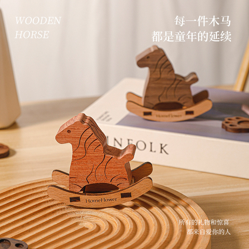 Rosewood & Walnut Wooden Horse - đánh giá và giá Home Fragrance Natural